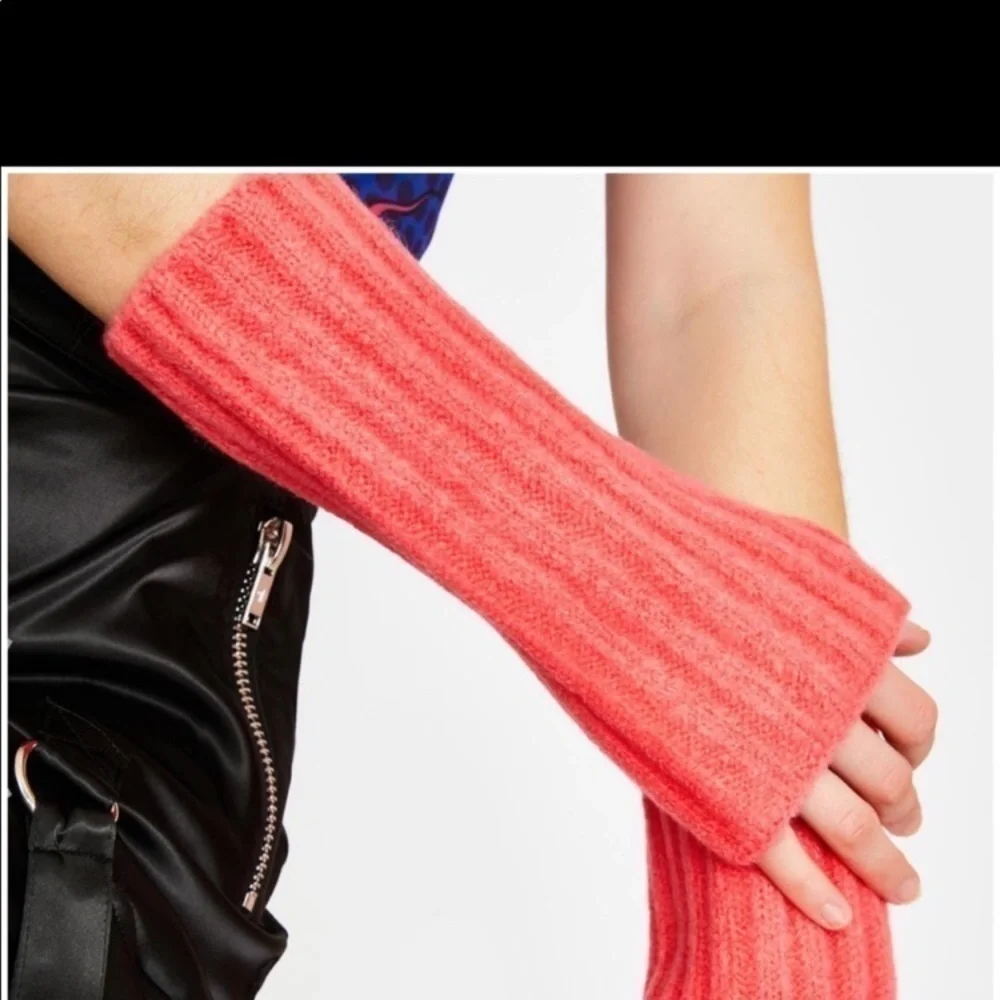 FREE PEOPLE-Arm Warmers Camel Color NWT